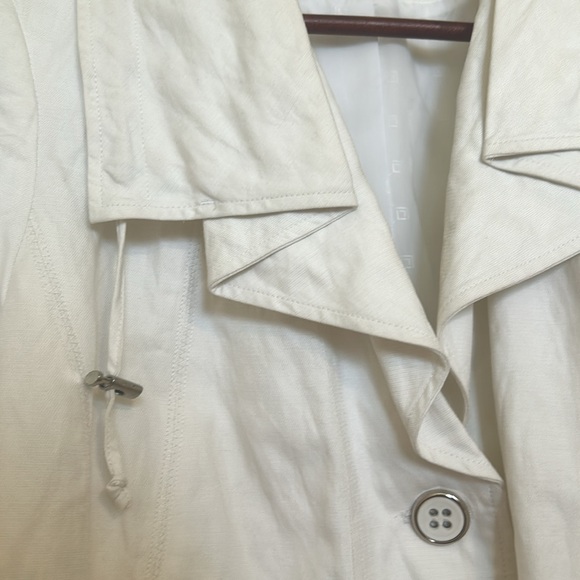 Lightweight White Jacket/Blazer - Picture 4 of 8